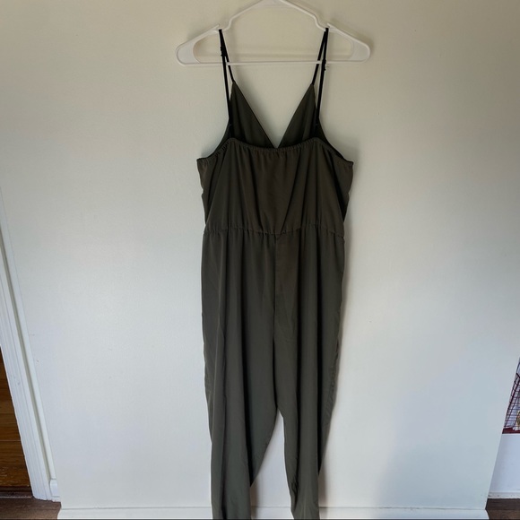 Bar III green sleeveless v-neck jumpsuit romper size XL - Picture 10 of 14
